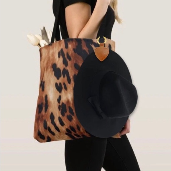 New Brown Leather w/Gold Latch Heart Shaped Magnetic Hat Clip/Travel Accessory - Picture 1 of 7